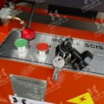 Фото 20 - Ножничный подъемник с электроподъемом и аккумулятором QX-050-120 DC/AC OXLIFT 500 кг 12 м.