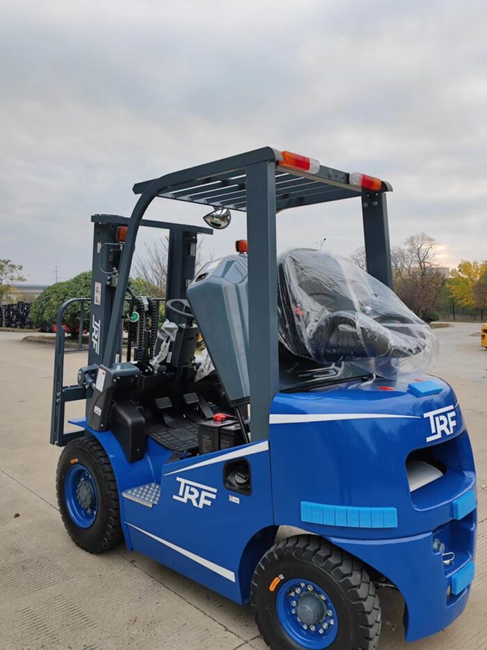 Фото 5 - Вилочный погрузчик TRF D20-4X.